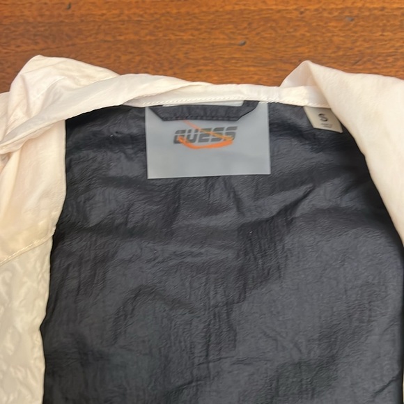 GUESS WINDBREAKER SUPER CUTE GUESS JACKET ZIPPER LIGHT WEIGHT HOODIE STYLE ZIP - Picture 5 of 15